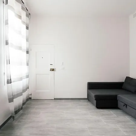 Ghillini カザレッキオ・ディ・レーノ