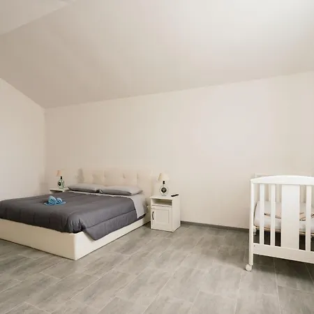 Ghillini Καζαλέκιο ντι Ρένο